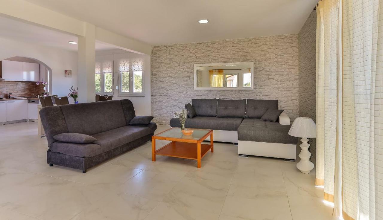 Apartments Dora Victoria Dream Medulin Exterior foto