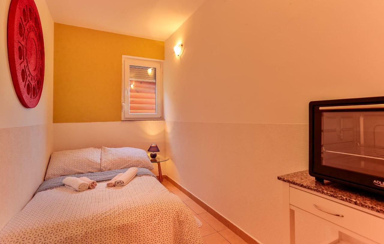 Apartments Dora Victoria Dream Medulin Exterior foto