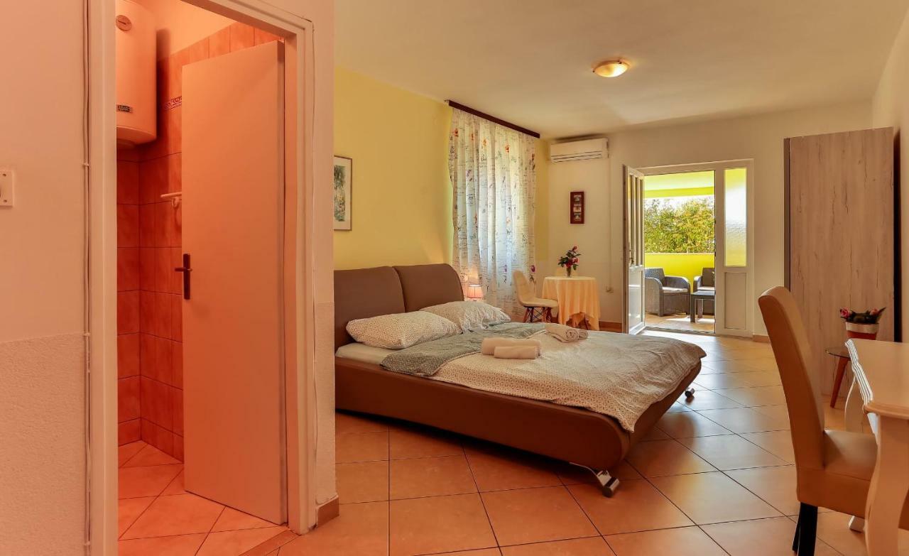 Apartments Dora Victoria Dream Medulin Exterior foto