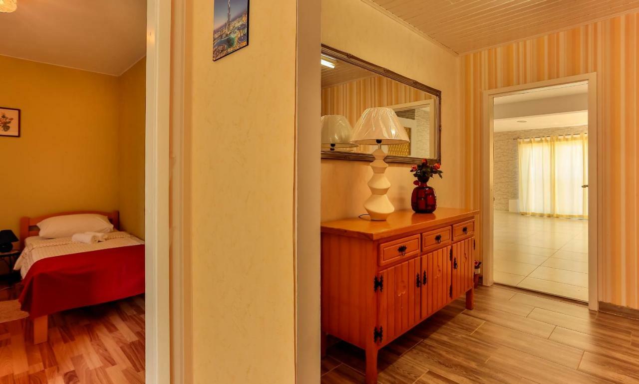 Apartments Dora Victoria Dream Medulin Exterior foto